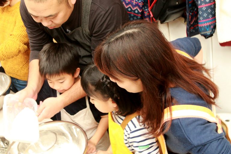 おいしくできたと思う人～？ 手打ちうどん作り体験教室 2016年12月 20161231-5.jpg – イリコスキー製麺所