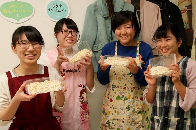 お友達とつれだって 手打ちうどん作り体験教室 2017年3月 20170311-5.jpg – イリコスキー製麺所