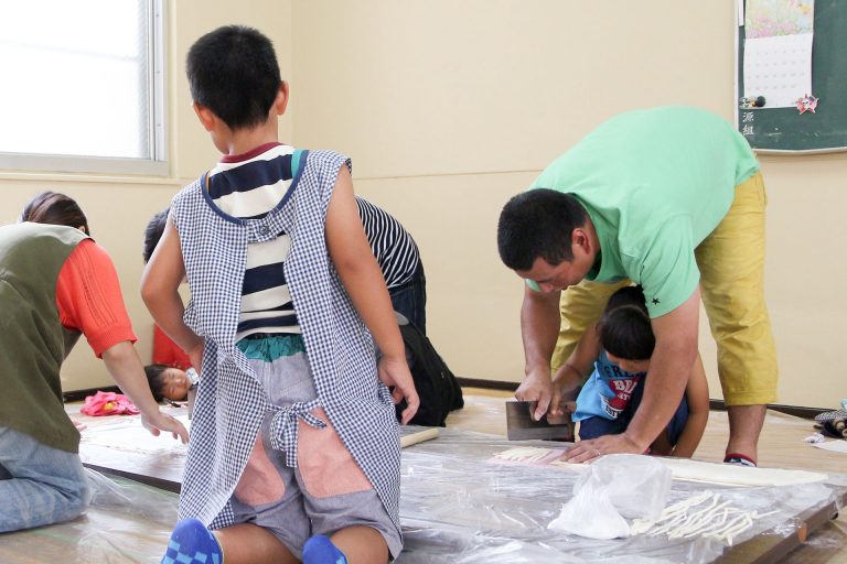 堺市・平井子ども会様 出張手打ちうどん作り体験 2016年6月5日 20170701-9.jpg – イリコスキー製麺所