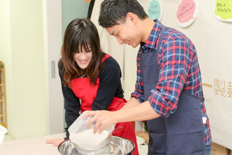 よく晴れた3連休の最終日、ほんわかうどんがたくさんできました！ 手打ちうどん作り体験教室 2017年11月 20171111-2.jpg – イリコスキー製麺所