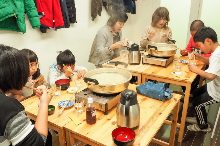 平日のお客さま…思いがけない方にお越しいただきました 手打ちうどん作り体験教室 2018年1月 20180210-9.jpg – イリコスキー製麺所