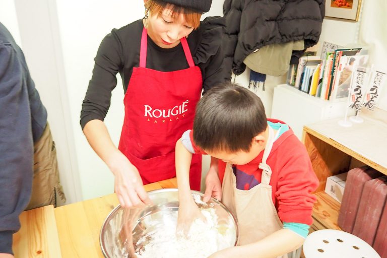 平日のお客さま…思いがけない方にお越しいただきました 手打ちうどん作り体験教室 2018年1月 20180212-3.jpg – イリコスキー製麺所