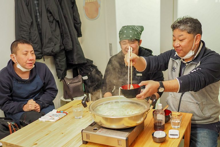 ご両親のお腹は、おきたでしょうか？ 手打ちうどん作り体験教室 2018年2月 20180216-1.jpg – イリコスキー製麺所