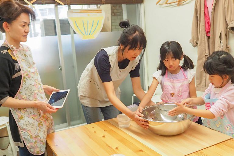 こんどはワタシがやるの！ 手打ちうどん作り体験教室 2018年3月 20180403-5.jpg – イリコスキー製麺所