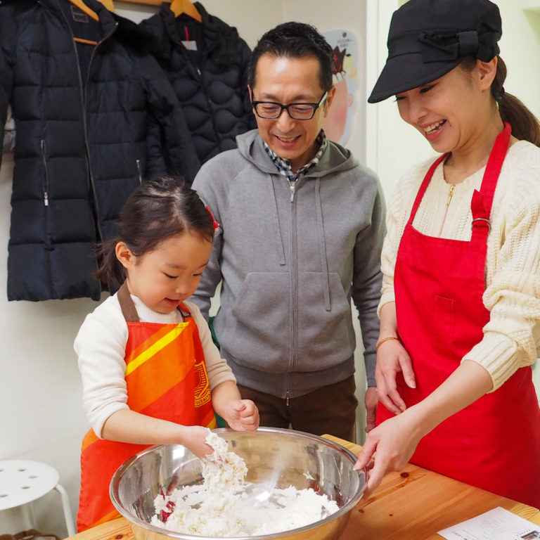 ちびっこ vs お兄ちゃんお姉ちゃん 手打ちうどん作り体験教室 2020年1月 20200211-2.jpg – イリコスキー製麺所