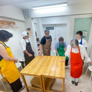 The Next One 企画のみなさんがお越しになりました 手打ちうどん作り体験教室 2025年7月 4-scaled.jpg – イリコスキー製麺所